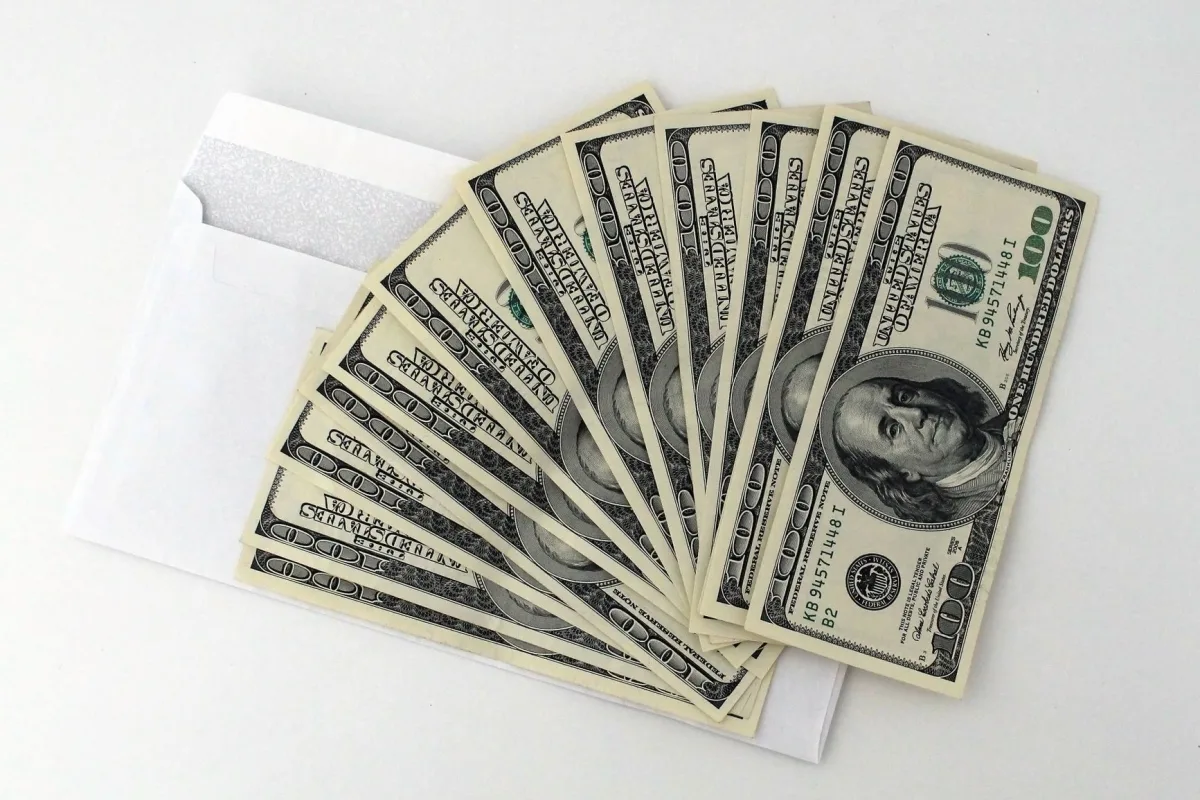Can a Cash Advance Garnish Your Wages? Only After a Judgment, and Your Bank Account Comes First